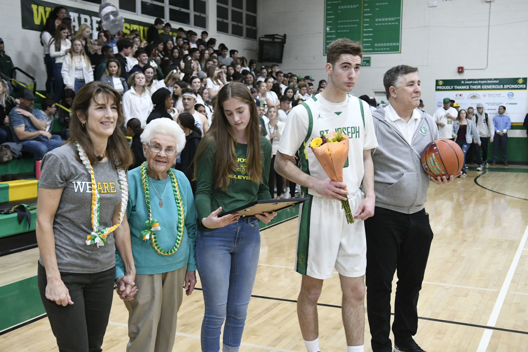 021120 SJ senior night 05.jpg